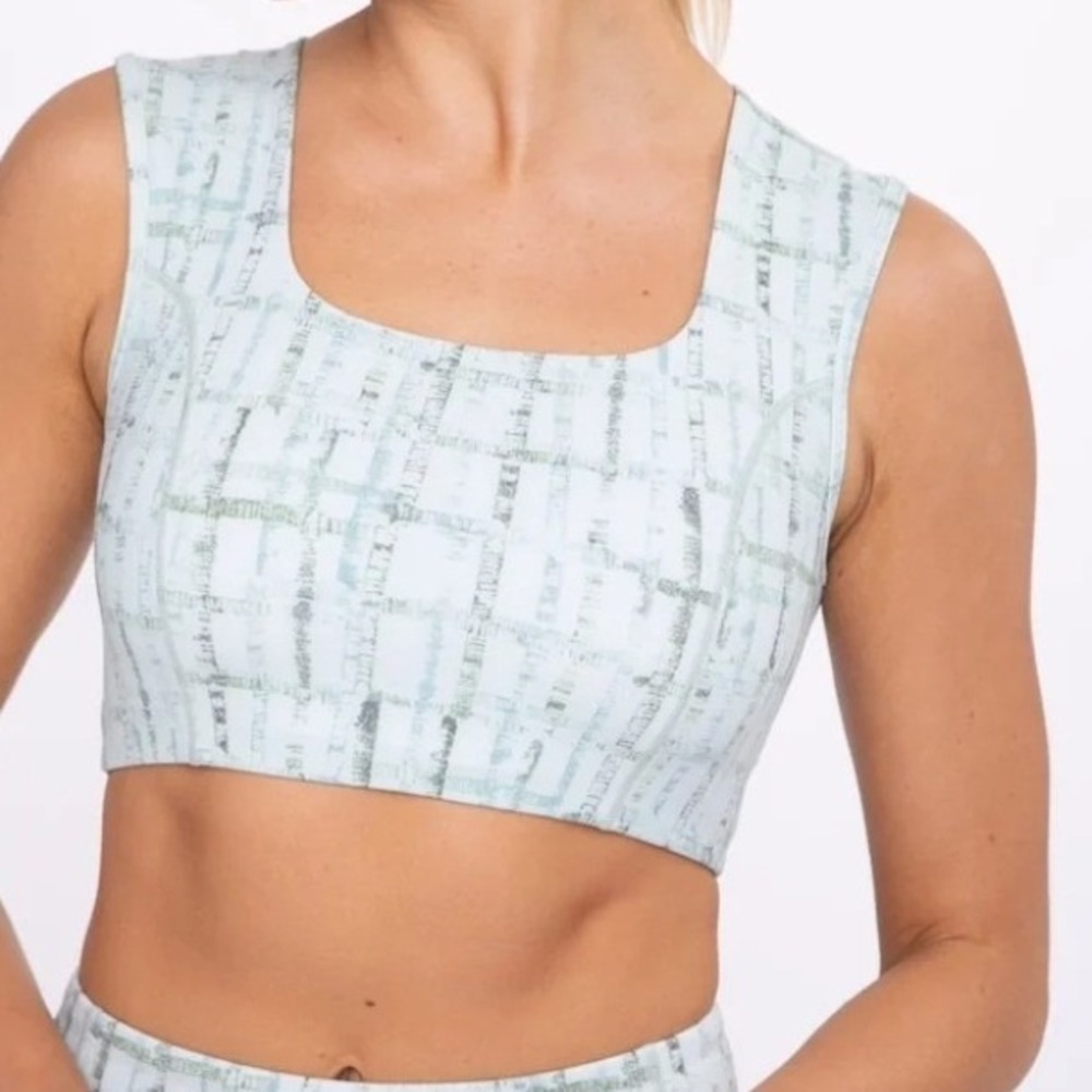 NWT Mono B Womens Square Neck Sports Bra Green White Grid Print large